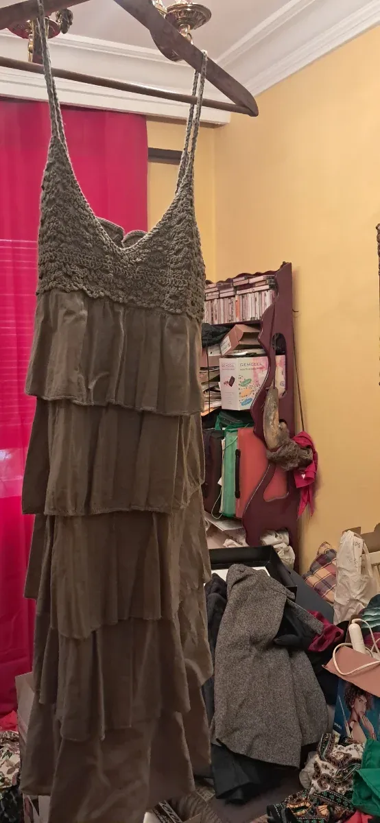 Vestido de verano verde oliva