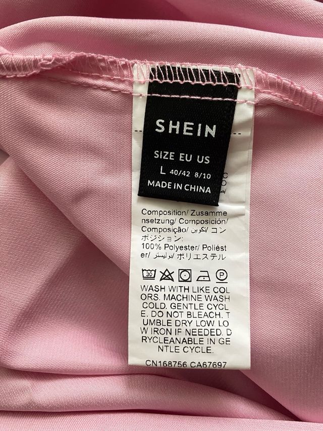 Blusa lencera rosa con encaje negro