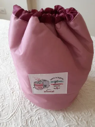 Neceser rosa y negro con diseño Love