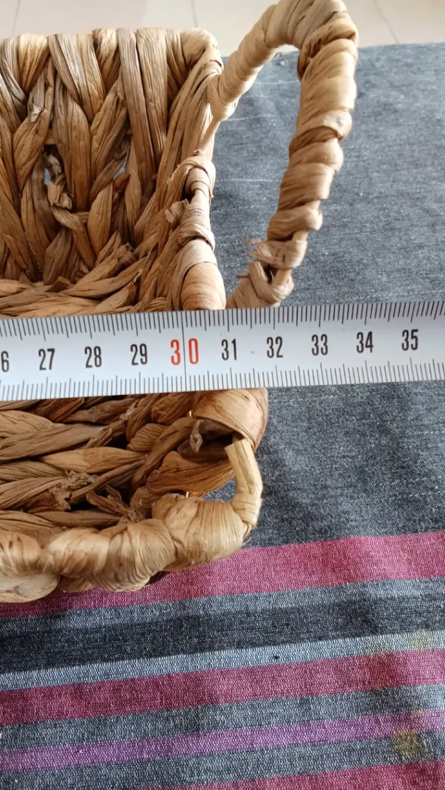 Cesta de mimbre con asas