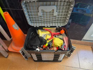 CAÑAS Y MATERIAL DE PESCA OFERTA 200€