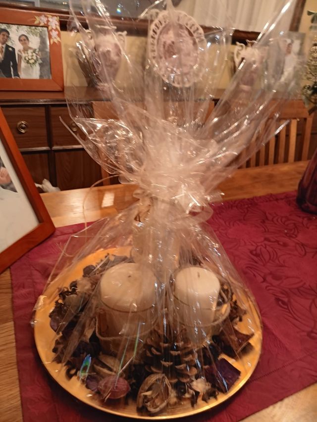 Centro de mesa Navidad dorado y morado.