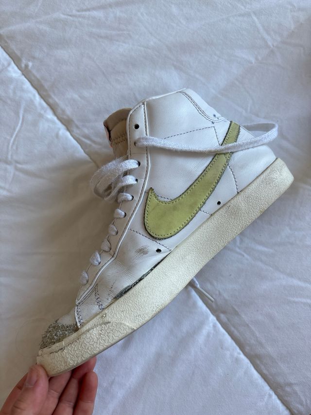 Nike Blazer Mid '77 Blancas y Verde Oliva