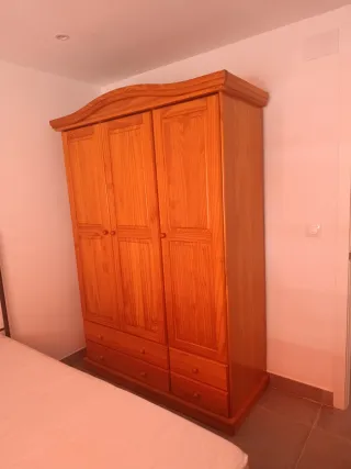 Mueblea de madera provenzal.