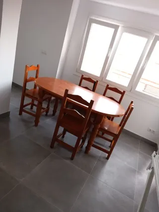 Mueblea de madera provenzal.