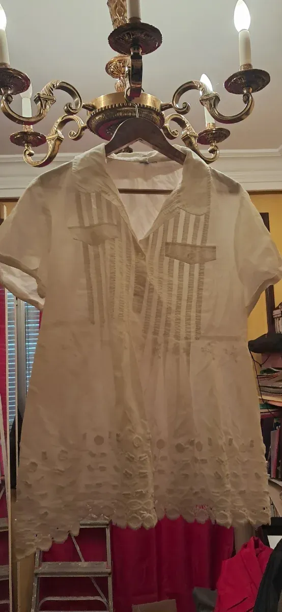 Camisa blanca bordada verano