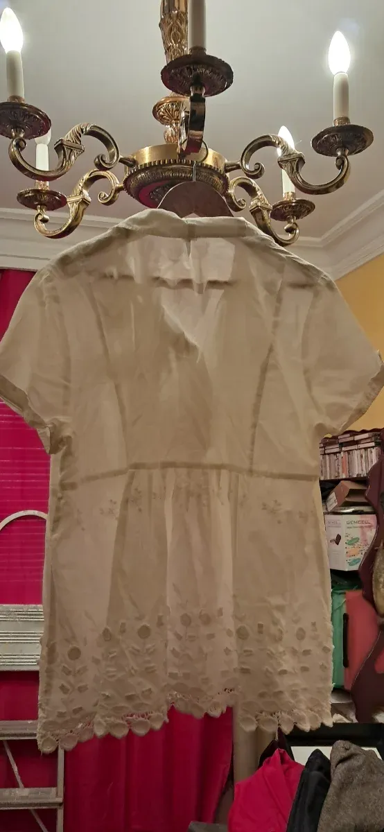 Camisa blanca bordada verano