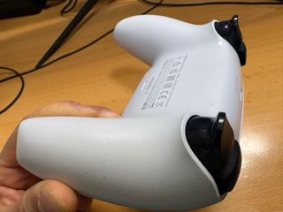 Mando PS5 MUY NUEVO con con funda