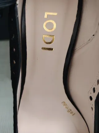 Sin estrenar .Zapatos Lodi Negros Talla 39 