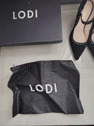 Sin estrenar .Zapatos Lodi Negros Talla 39 