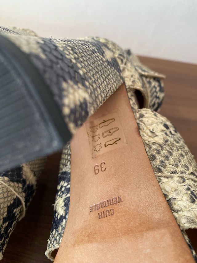 Sandalias imitación pitón Tara Jarmon