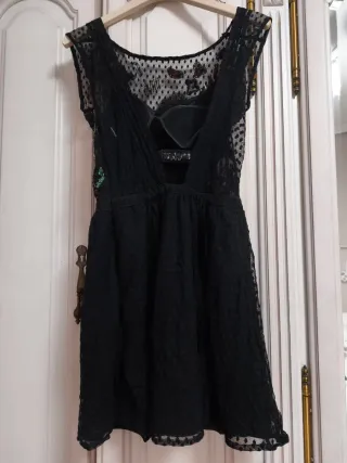 Vestido cóctel negro bordado con lentejuelas