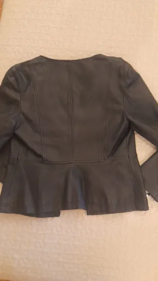 Chaqueta polipiel Zara Talla M Negra