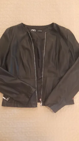 Chaqueta polipiel Zara Talla M Negra