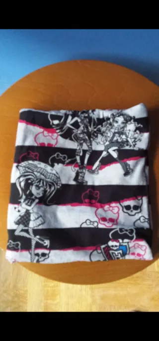 Bufanda Braga Monster High Negra y Rosa