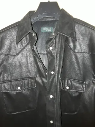 Camisa de poliester negra