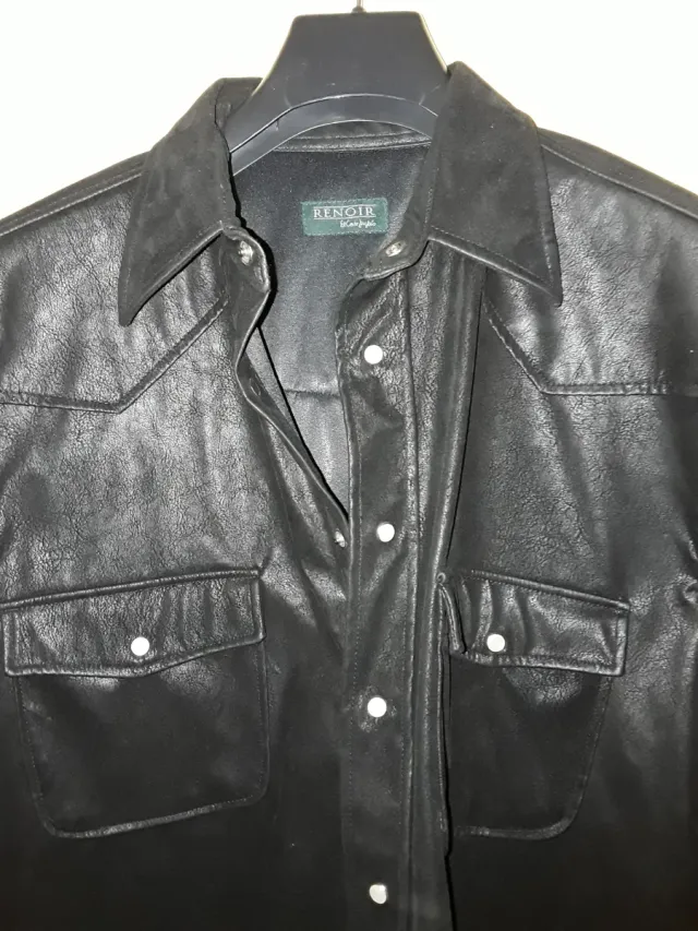 Camisa de poliester negra