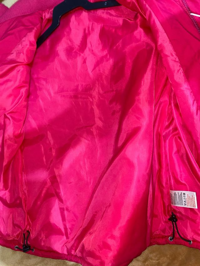 Chaqueta Umbro Rosa con Detalles Blancos