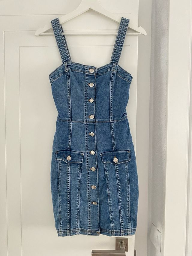 Vestido vaquero con botones