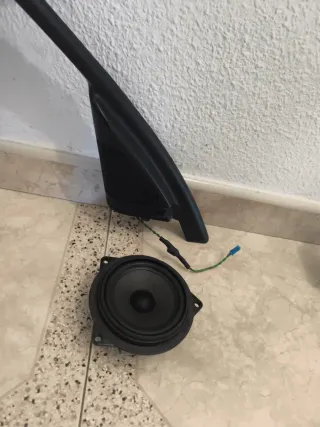 BMW E90 Molduras y Altavoces