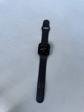 Apple Watch Series 6 Space Gray.