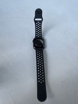 Apple Watch Series 6 Space Gray.