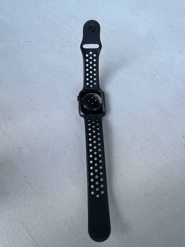 Apple Watch Series 6 Space Gray. 