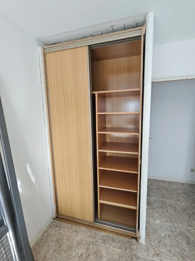 Armario empotrado madera y metal