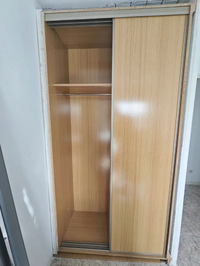 Armario empotrado madera y metal