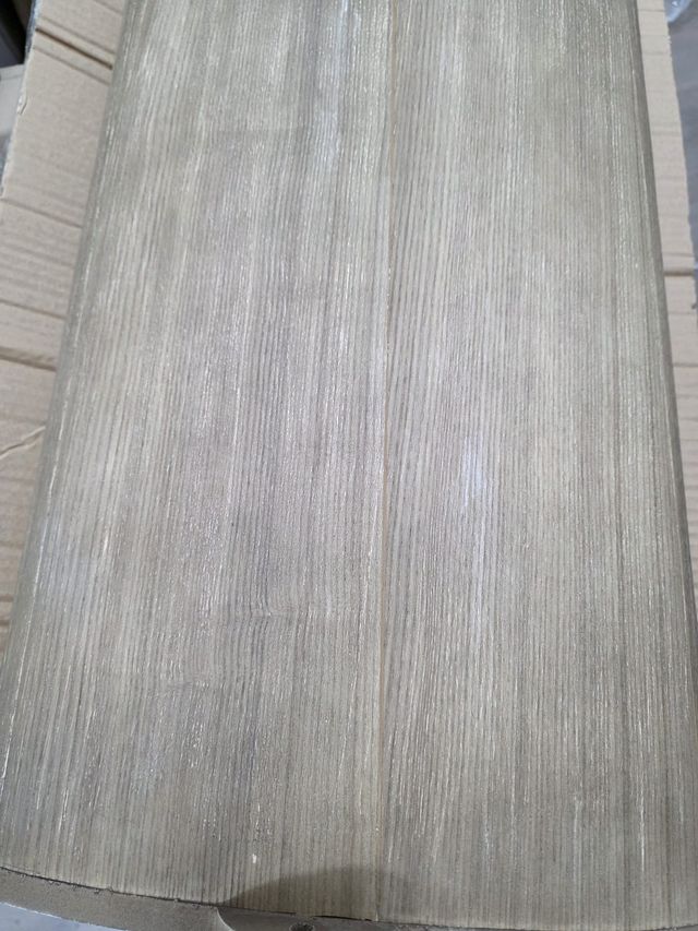 Mesa auxiliar de madera de abeto