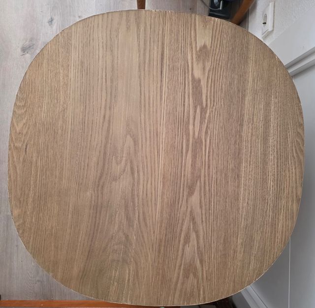 Mesa auxiliar de madera de abeto