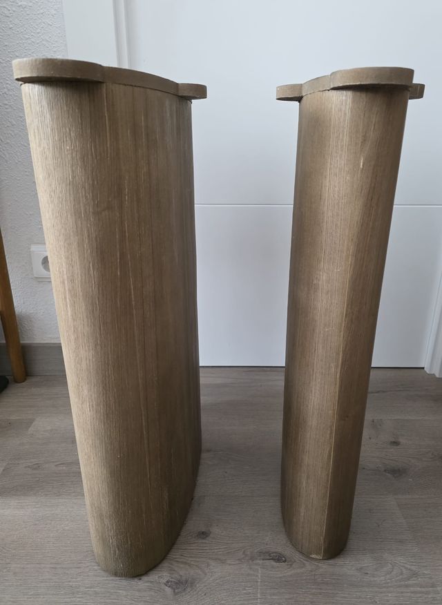 Mesa auxiliar de madera de abeto