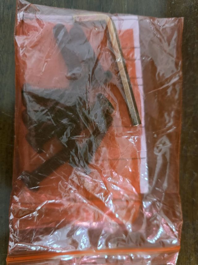 Mesa auxiliar de madera de abeto