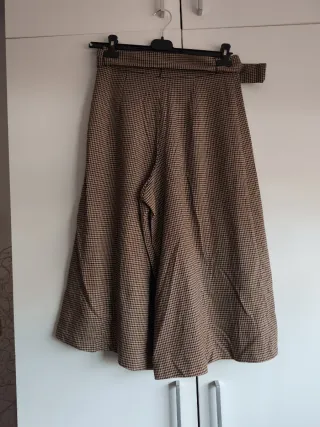 Falda pantalón cuadros beige y marrón