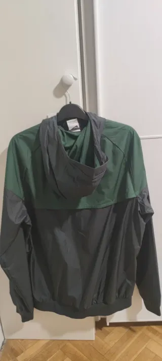 Chaqueta Nike Verde y Gris