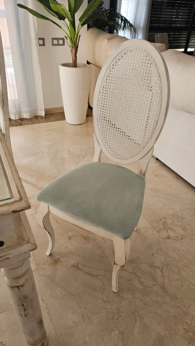 Sillas Katatori Rattan y Terciopelo