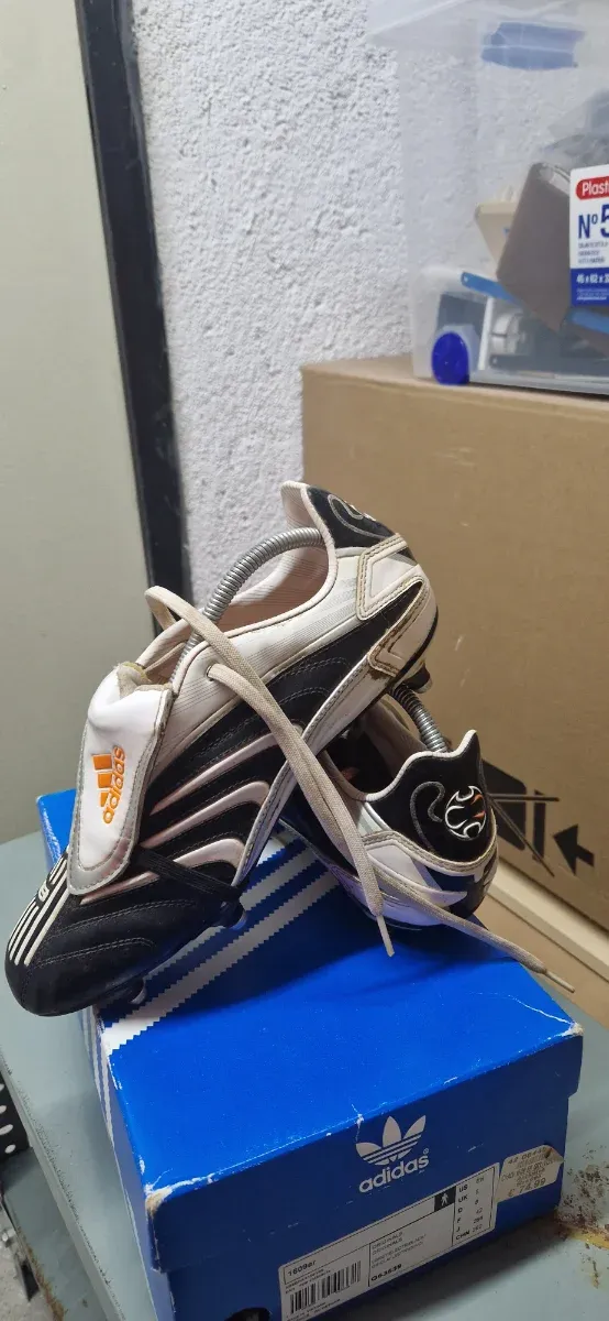 Botas de fútbol Nike T90 Talla 42,Adidas Predator