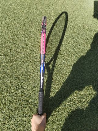 Raqueta de tenis.