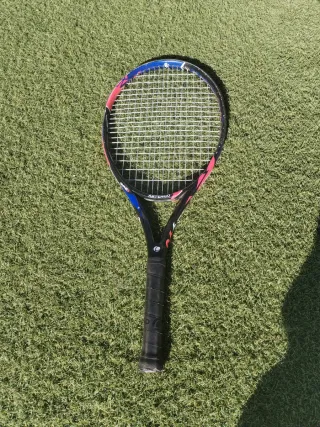 Raqueta de tenis.