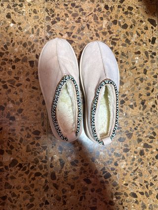 Zapatos de invierno beige y multicolor