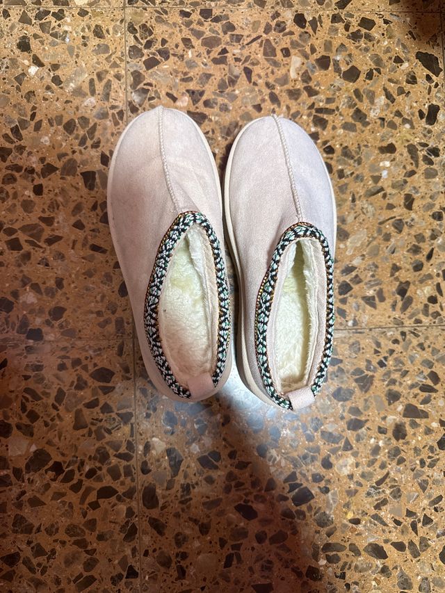 Zapatos de invierno beige y multicolor