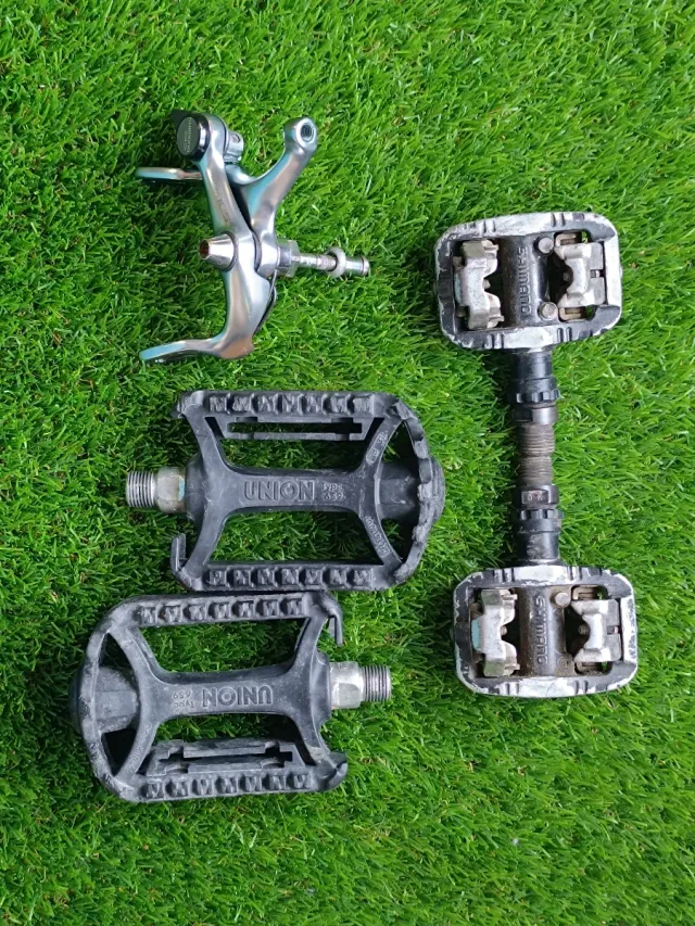 Lote de pedales y freno bicicleta