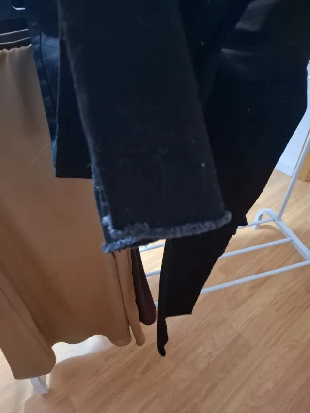 Vaqueros campana talla 44 elásticos negros