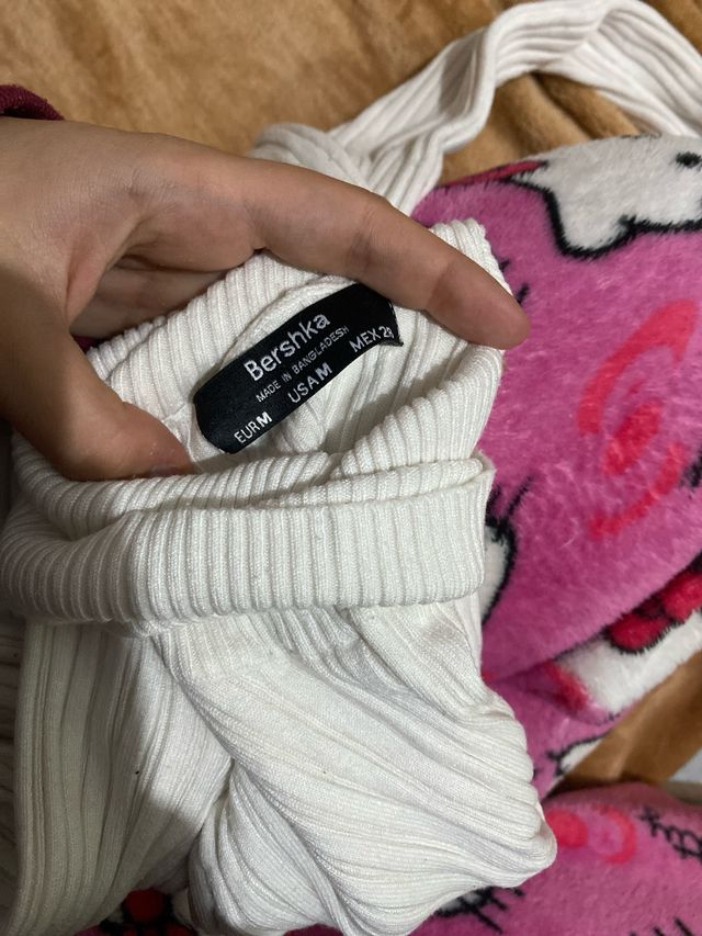 Jersey blanco cuello alto