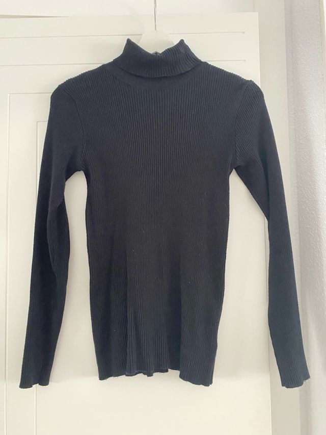 Jersey Negro Cuello Alto Mujer