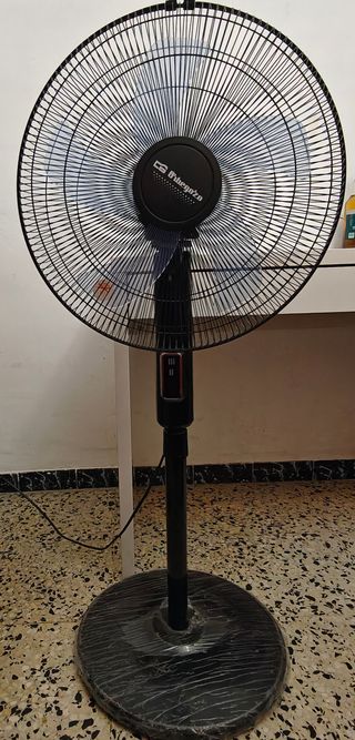 Ventilador de pie + calefactor (estufa de quarzo)