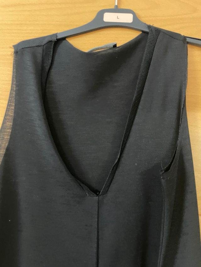 Top Negro Sin Mangas Talla L