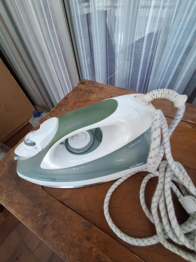 Plancha de vapor Solac Infinity 2000