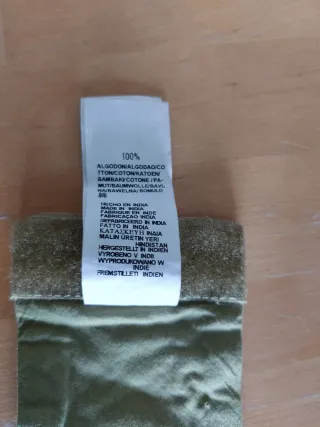 Cinturón adornado con pedrería