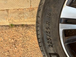 Llantas Peugeot 18” con neumáticos Michelin(225/55